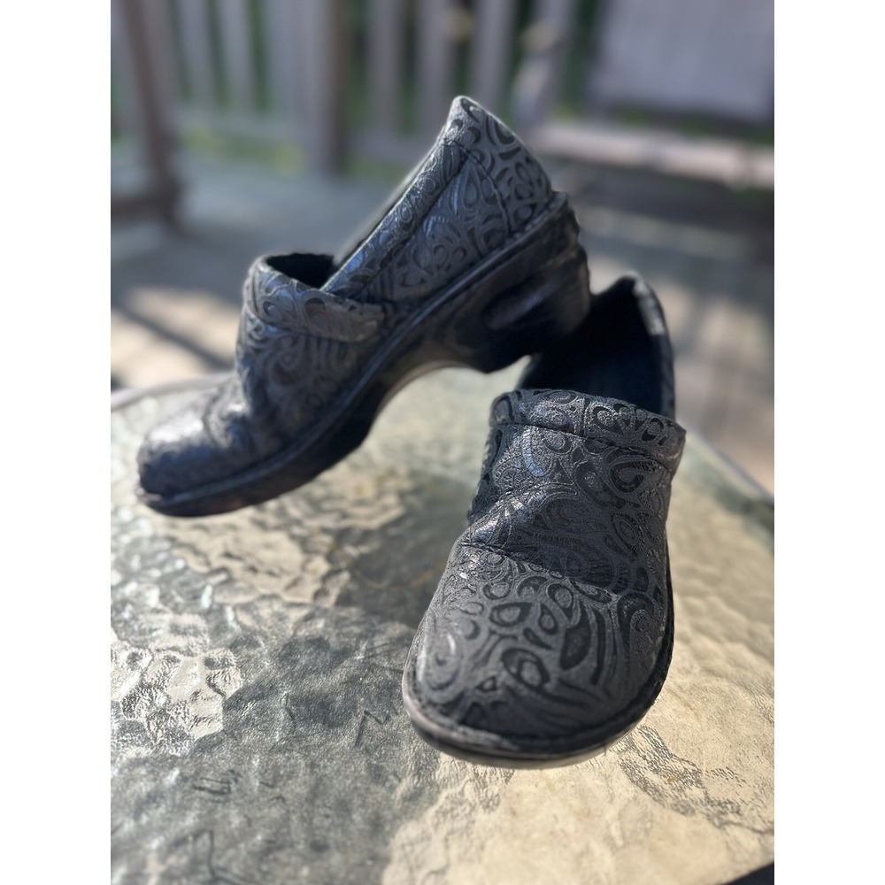 BOC Paisley Clogs Embossed Leather Comfort Shoes Woman's size 8